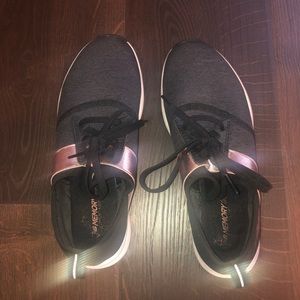 New Balance tennis shoes.